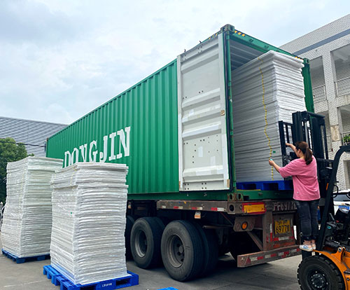 container loading1"