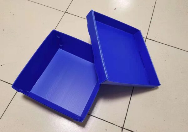 Custom corrugated plastic totes